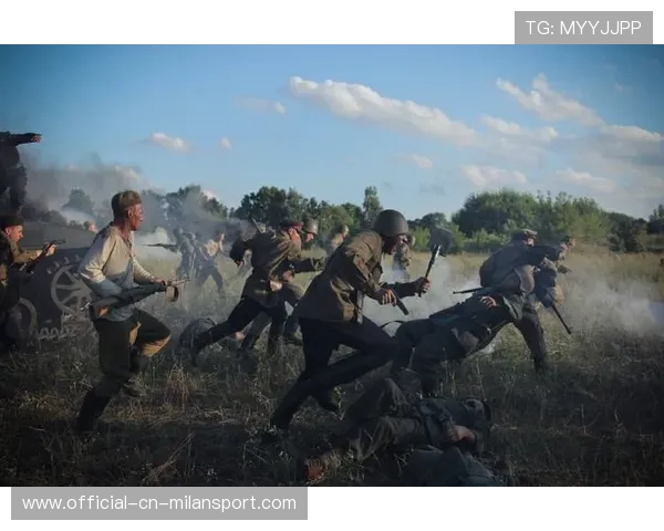 惊魂！黑熊闯市区，俄一女子被袭身亡，黑熊袭击俄军基地是什么电影